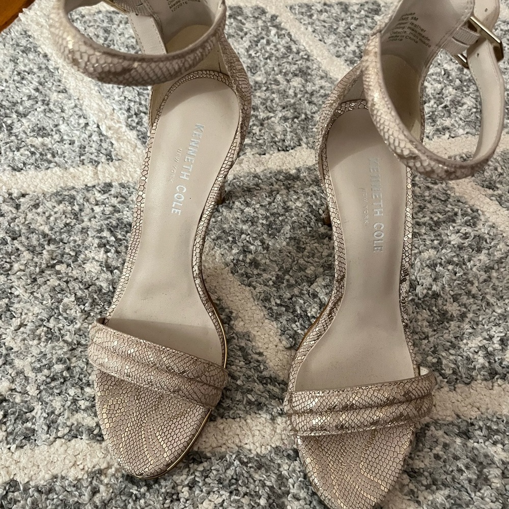 Kenneth Cole Sandals - Size 8